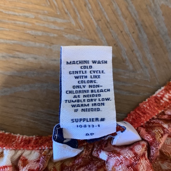 3/$15 NWT Arizona size large floral cropped top - Picture 5 of 7